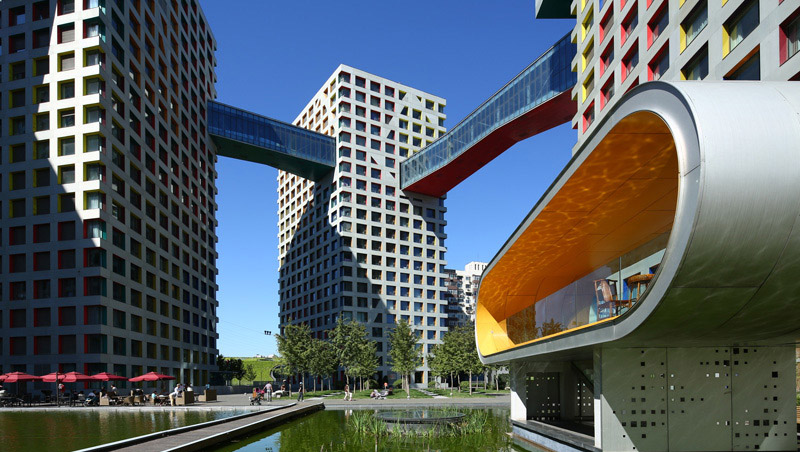 当代moma[1]位于东直门迎宾国道北侧